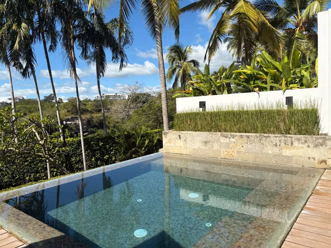 Venta de Apartamento frente al mar con piscina infinita y espectaculares vistas al atardecer