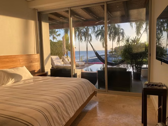 Venta de Apartamento frente al mar con piscina infinita y espectaculares vistas al atardecer