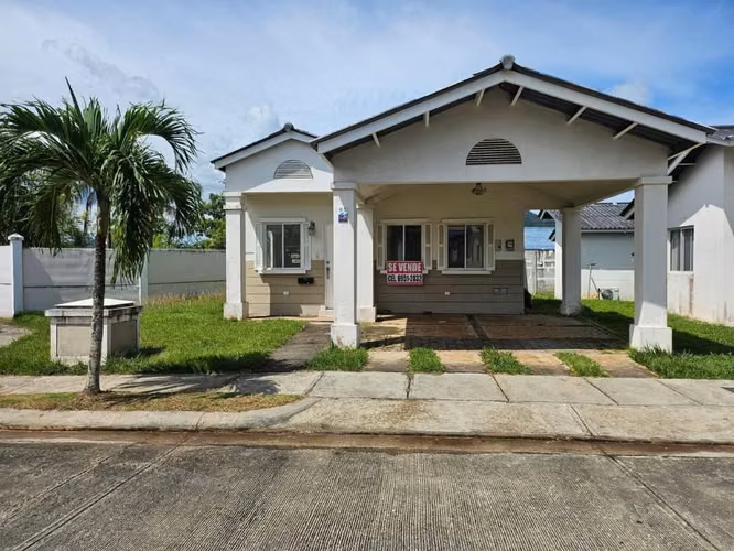 I SELL HOUSE ON GOLDEN BEACH
