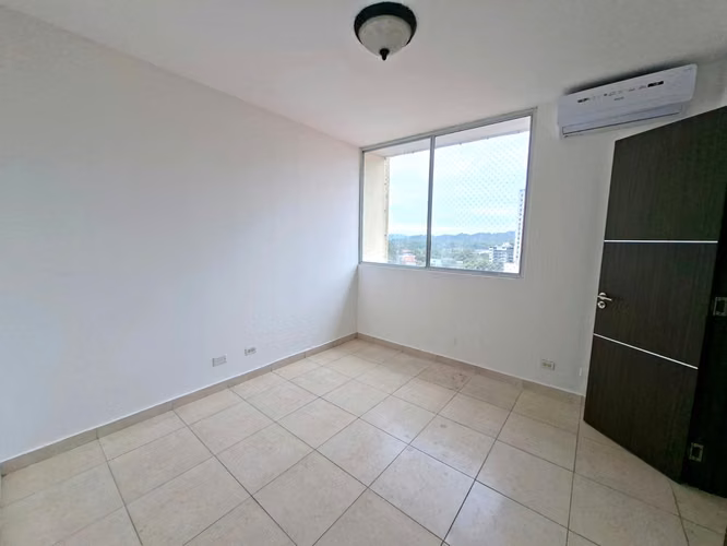 271029. Se alquila apartamento remodelado, 169m, 3 recámaras, 3.5 baños