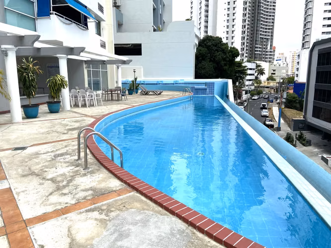 271029. Se alquila apartamento remodelado, 169m, 3 recámaras, 3.5 baños