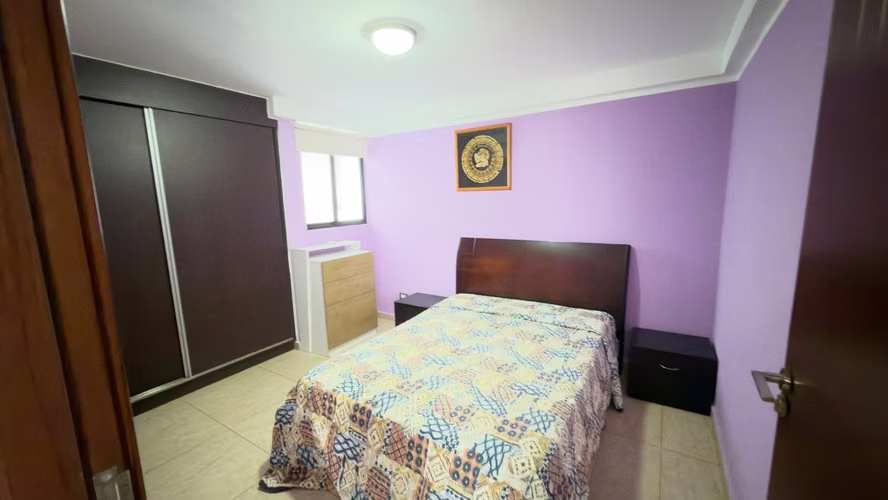 Alquilo céntrico y amplio apartamento amoblado en Condado del Rey