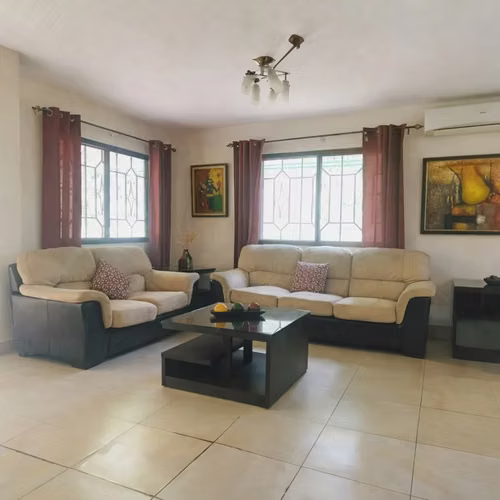 Casa en Ancon con Amplia Terraza