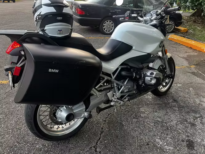 BMW R1200R