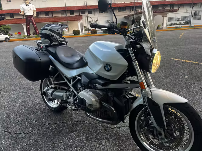 BMW R1200R
