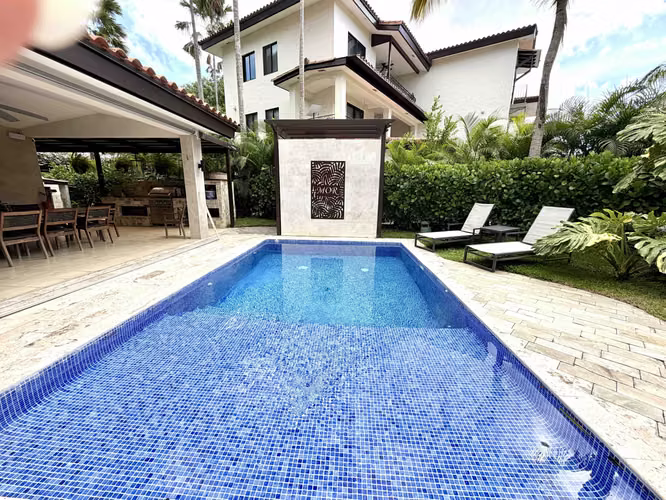 GOOD ADVENTURE - WALK OF THE HOUSES - GROUND FLOOR - SALE