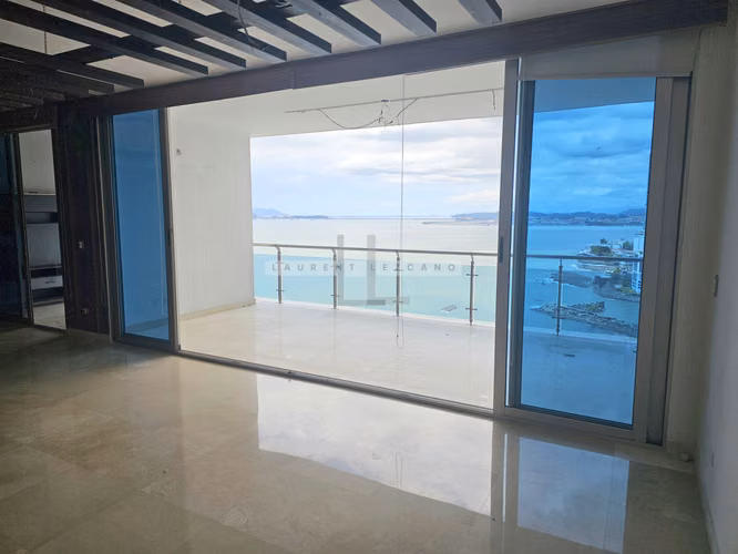 Venta de Apartamento en P.H. Aqualina - Punta Pacífica. Haga una oferta