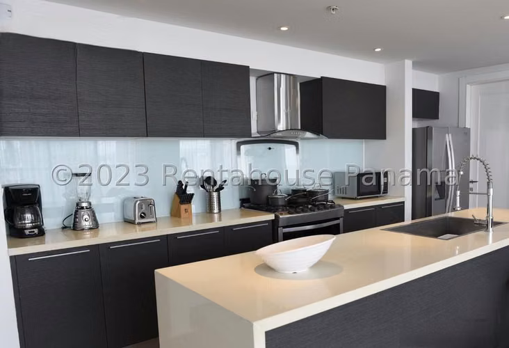 Alquiler de apartamento amoblado en PH Yoo and Arts Avenida Balboa