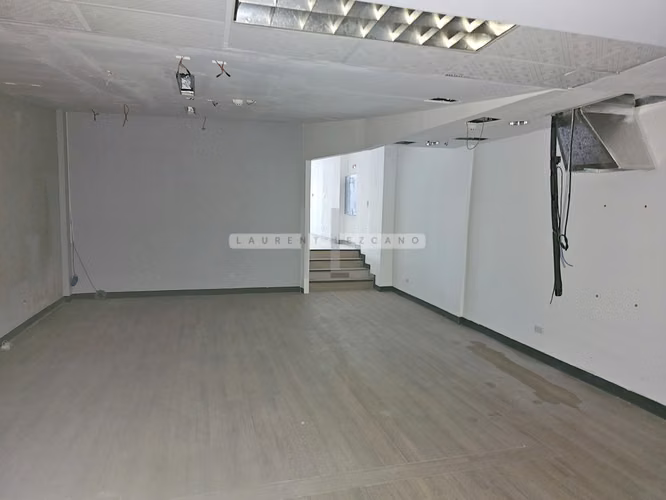 Venta Local Comercial en Marbella con Calle Uruguay - Planta Baja. Haga una oferta