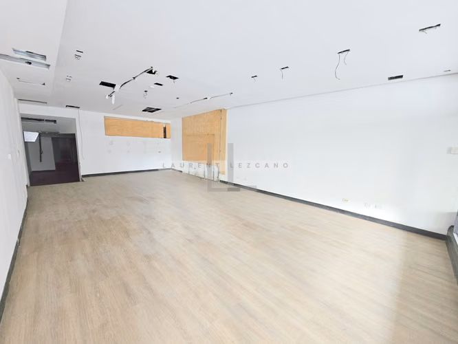 Venta Local Comercial en Marbella con Calle Uruguay - Planta Baja. Haga una oferta