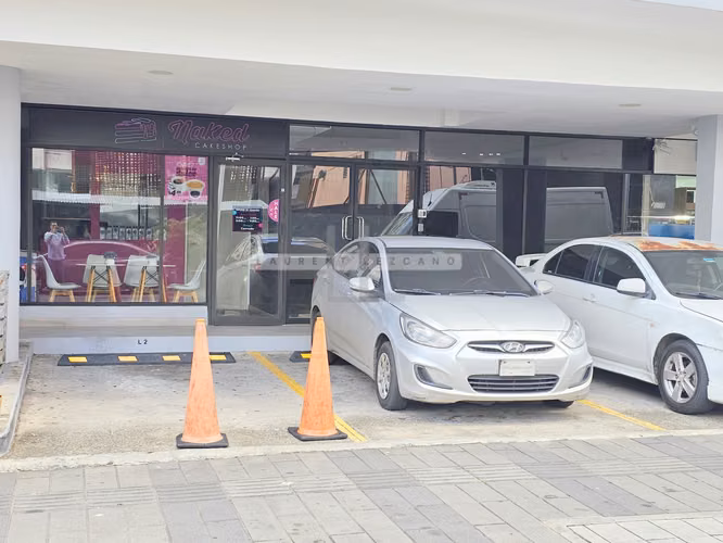 Venta Local Comercial en Marbella con Calle Uruguay - Planta Baja. Haga una oferta