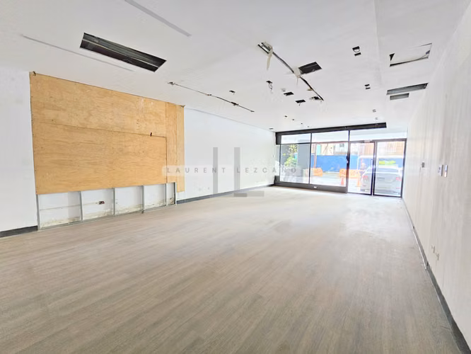 Venta Local Comercial en Marbella con Calle Uruguay - Planta Baja. Haga una oferta