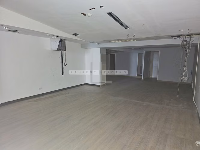 Venta Local Comercial en Marbella con Calle Uruguay - Planta Baja. Haga una oferta