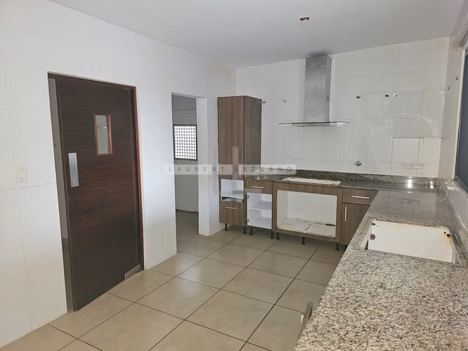 Venta Casa Unifamiliar de Esquina en PH Mont Blanc - Brisas Norte. Haga una oferta