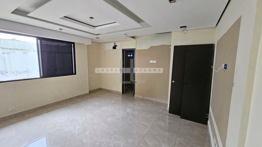 Venta Casa Unifamiliar de Esquina en PH Mont Blanc - Brisas Norte. Haga una oferta