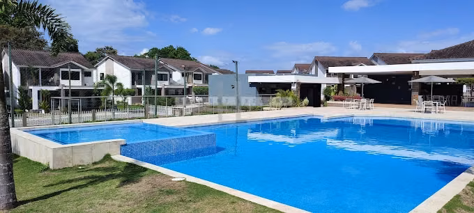 Venta Casa Unifamiliar de Esquina en PH Mont Blanc - Brisas Norte. Haga una oferta