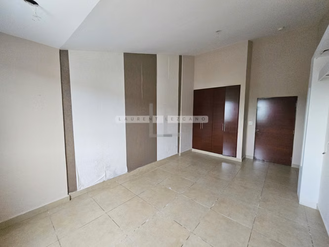 Venta Casa Unifamiliar de Esquina en PH Mont Blanc - Brisas Norte. Haga una oferta