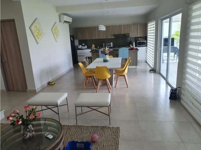 SE ALQUILA HERMOSA CASA DE PLAYA EN BIJAO 388M2  SEMI AMOBLADA