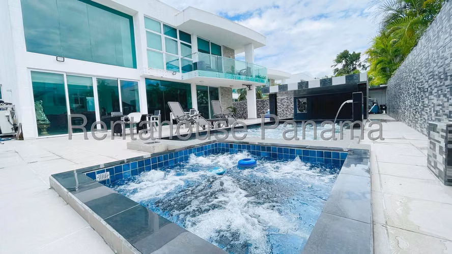 Alquiler de Casa en Costa Sur Costa Esmeralda KC