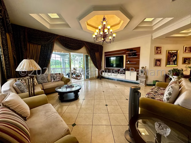Venta de Casa en Brisas Del Golf Club de Golf KF