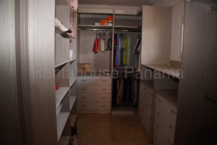 Venta de Casa en Albrook KF