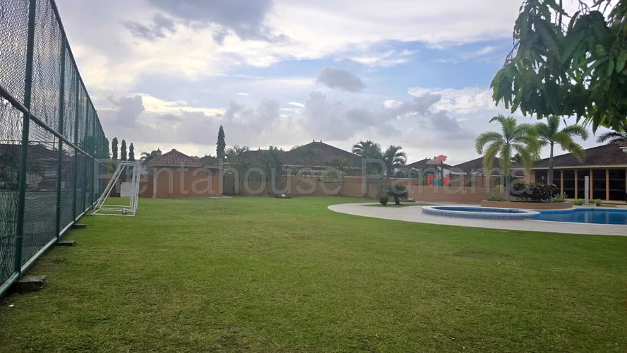 Venta de Casa en Costa Sur Sunset Coast 336.76 Mts PD