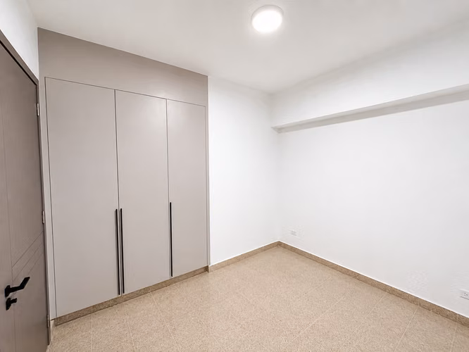 Estrena Amplios Apartamentos Remodelados de 2 Recamaras en Planta Baja