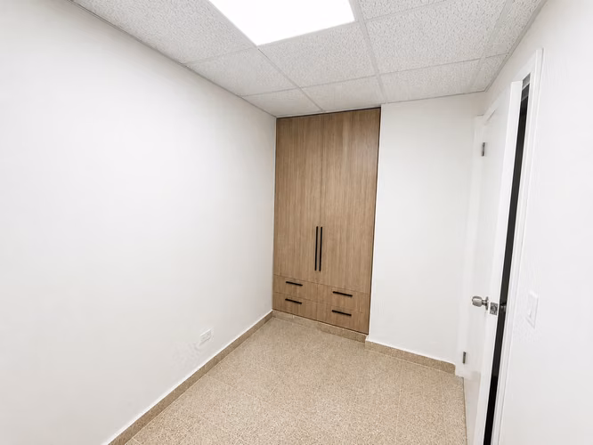 Estrena Amplios Apartamentos Remodelados de 2 Recamaras en desde 725 - Imagen 9