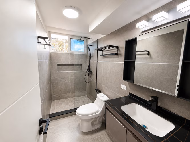 Estrena Amplios Apartamentos Remodelados de 2 Recamaras en desde 725 - Imagen 10