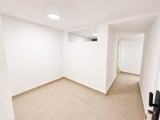Estrena Amplios Apartamentos Remodelados de 2 Recamaras en desde 725 - Imagen 3