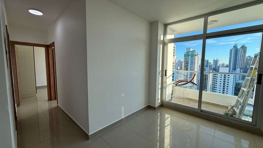 Se alquila apartamento  de 2  recámaras, 2 baños, a pasos del metro