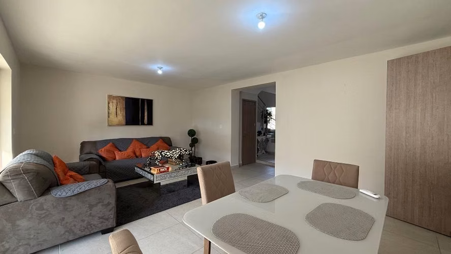 Se alquila amplia casa de 4 recámaras, dem, 2.5 baños, CBE, amplio jardín