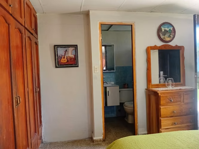 SE ALQUILA HABITACIÓN EN VILLA MERCEDES, DAVID – CHIRIQUÍ CERCA DE UNIVERSIADES ESCUELA TODO. - Imagen 5