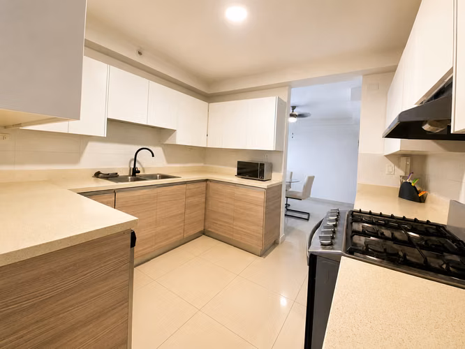 Apartamento Full Amoblado en Alquiler | PH Balboa Bay | Bella Vista