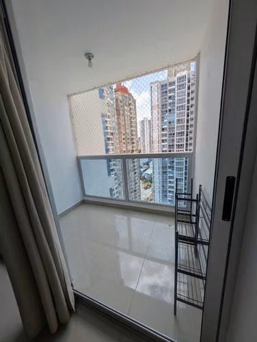 RENTA DE APARTAMENTO EN PH CORAL TOWER