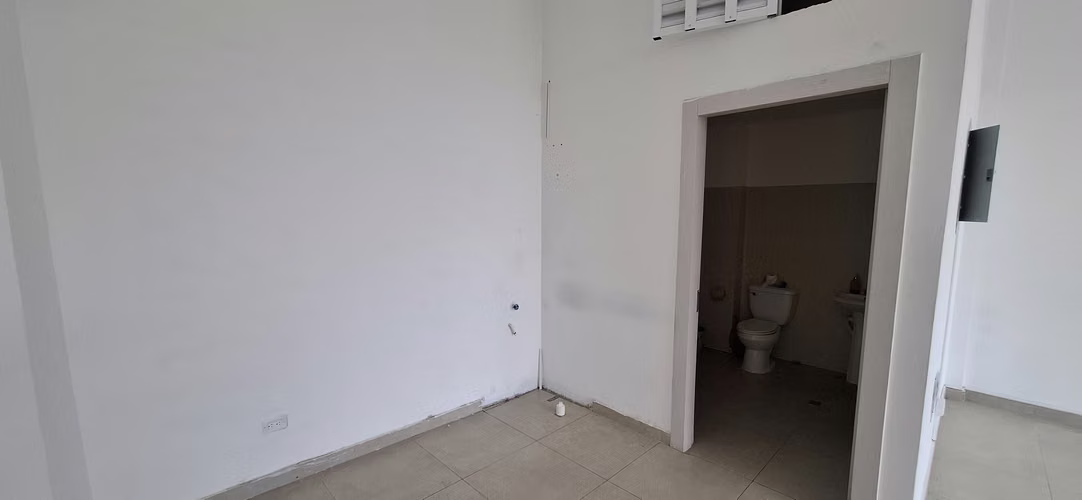 ALQUILER LOCAL COMERCIAL CD RADIAL 27ML1026