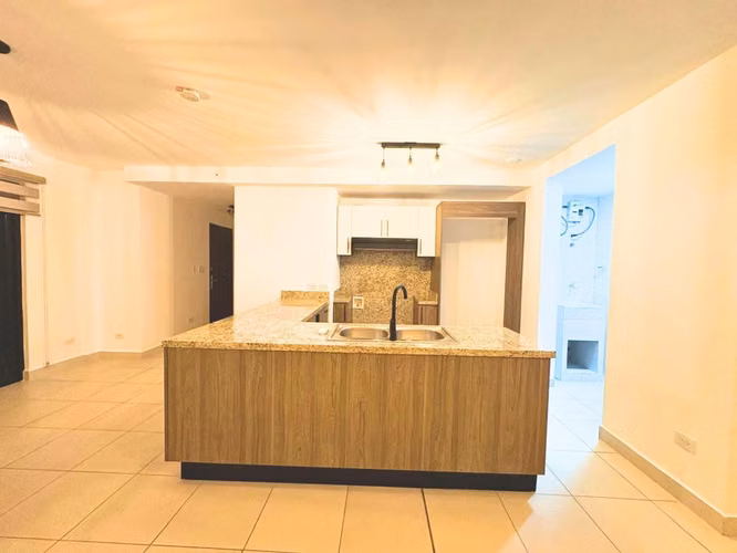 ¡Alquila tu nuevo hogar en Embassy Village por solo $1,500 al mes!
