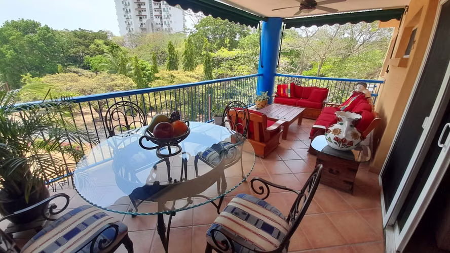 Punta Barco Resort. Riverside. 157mts 3r 3.5b 2est $220,000.00neg