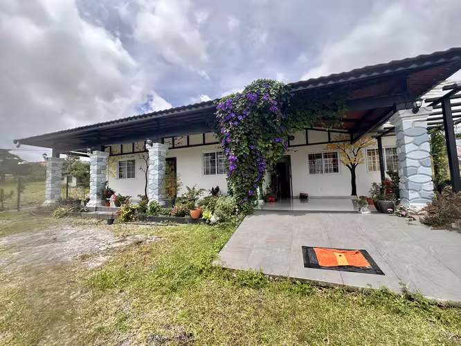 SE ALQUILA CASA AMOBLADA EN PASO ANCHO