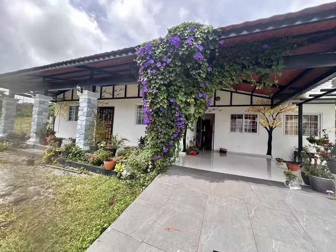 SE ALQUILA CASA AMOBLADA EN PASO ANCHO