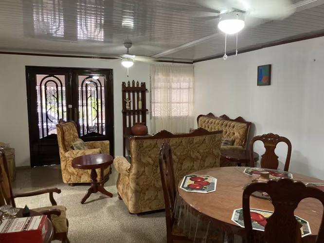¡Hermosa Casa Amoblada en Alquiler – Villa Lucre!