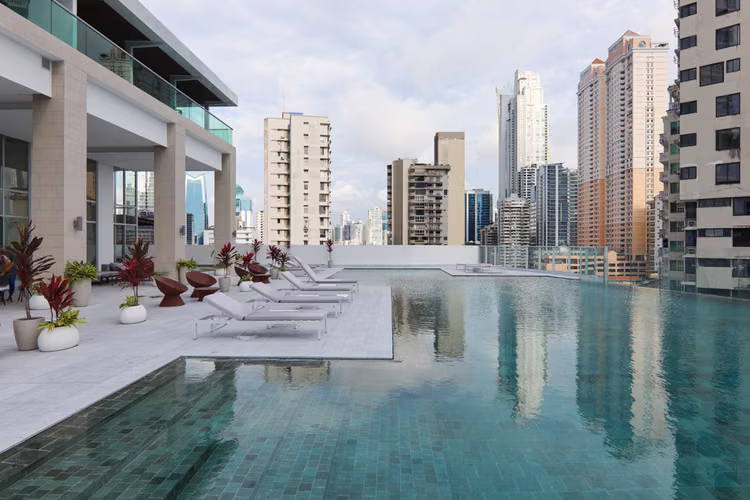 Apartamento de 3 Recámaras en Alquiler en un Costanera, Avenida Balboa