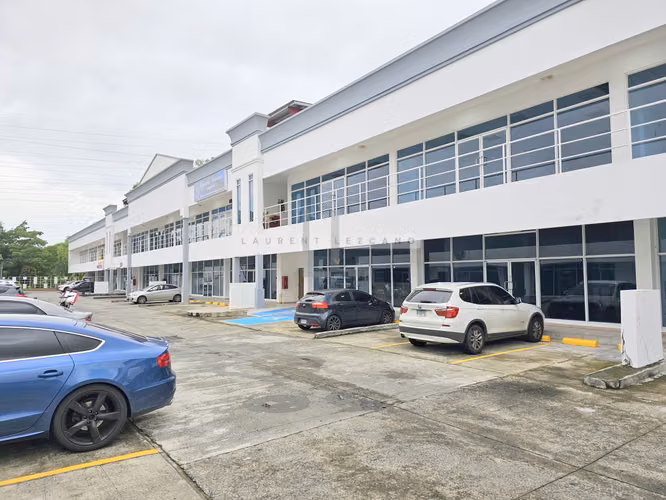 Vendo Local Comercial Condado del Rey 190 mt2. Planta Alta. Haga una oferta - Imagen 1
