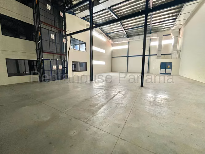 ¡Oportunidad en Costa del este! Venta de edificio con oficinas y galera