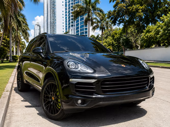 Porsche Cayenne S E-Hybrid 2016 | 68,000 km | Garantía Porsche | Agencia | Historial Completo - Imagen 1