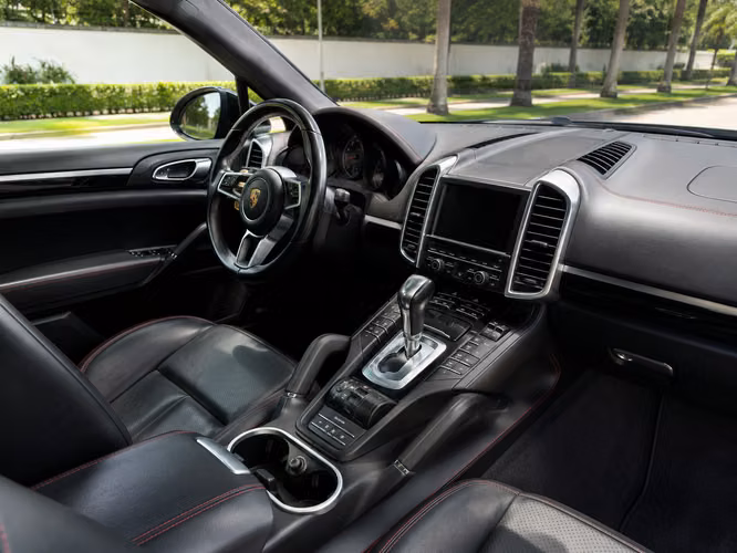 Porsche Cayenne S E-Hybrid 2016 | 68,000 km | Garantía Porsche | Agencia | Historial Completo - Imagen 4