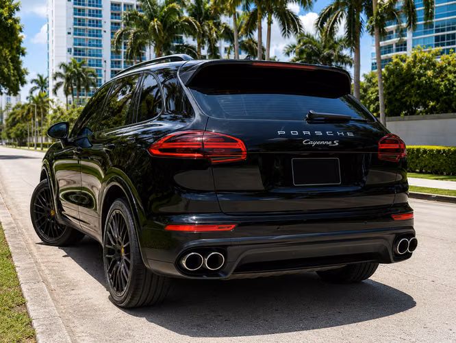 Porsche Cayenne S E-Hybrid 2016 | 68,000 km | Garantía Porsche | Agencia | Historial Completo - Imagen 2