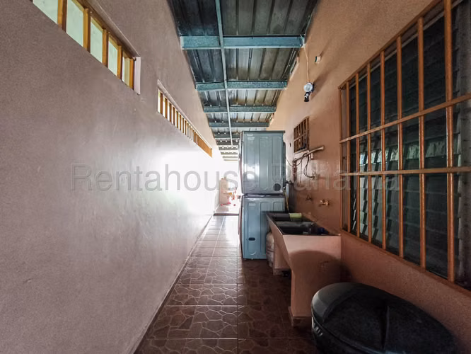 Se Vende Casa en Tocumen LA27-1015