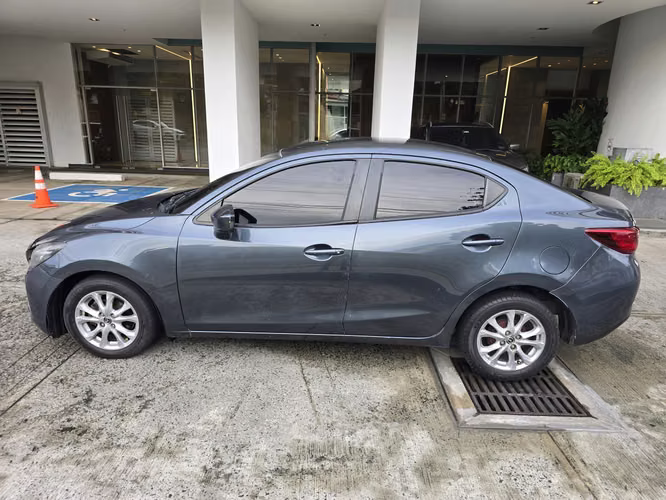 2016 Mazda 2, Automático - Imagen 4