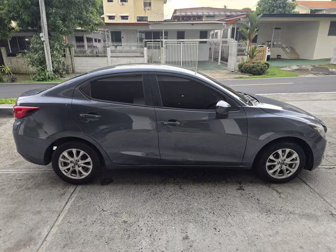 2016 Mazda 2, Automático - Imagen 5